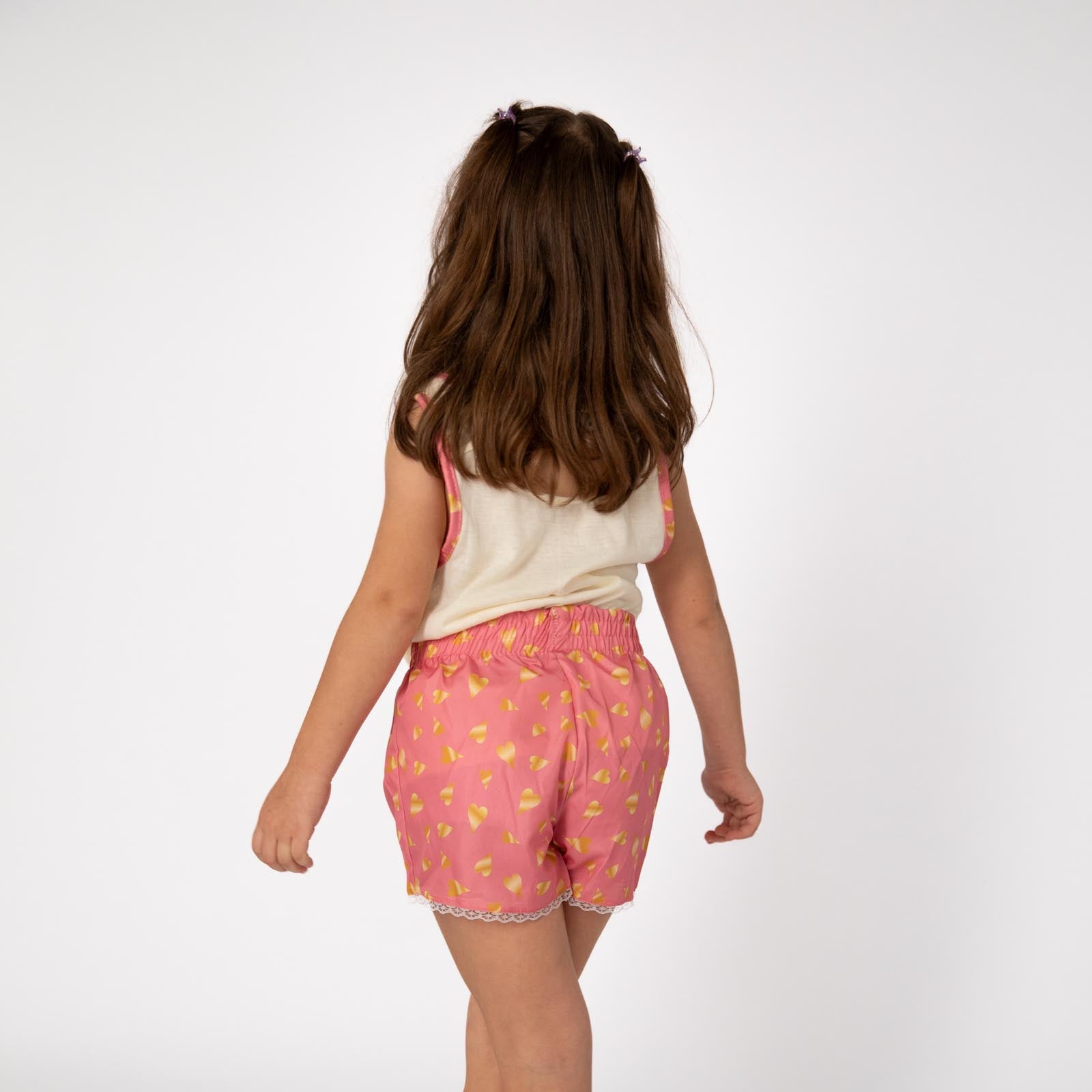 Conjunto de Blusa Love y Shorts con Estampado de Corazones para Niñas 2-10/12  años